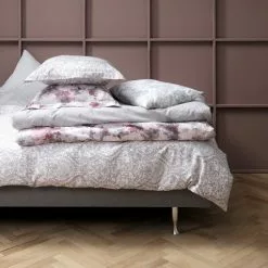 Høie Påslakanset ASTRID Satin 150x210 Rosa 9 Høie Påslakanset ASTRID Satin 150x210 Rosa -Sovrum Rea 119840