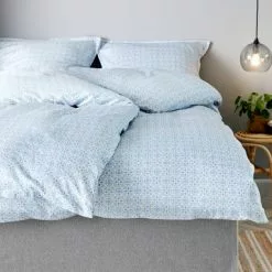 KRONBORG Påslakanset TINA Satin 150x210 Blå 7 KRONBORG Påslakanset TINA Satin 150x210 Blå -Sovrum Rea 148110