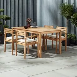 JUTLANDIA VESTERHAVET L150 Bord Teak + 4 VESTERHAVET Stol Teak 8 JUTLANDIA VESTERHAVET L150 Bord Teak + 4 VESTERHAVET Stol Teak -Sovrum Rea 151474