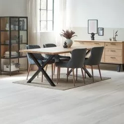 JYSK Internal Vitrinskåp TRAPPEDAL Ek/svart 42 JYSK Internal Vitrinskåp TRAPPEDAL Ek/svart -Sovrum Rea 165015