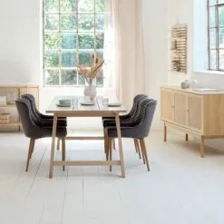 Skänk HALMSTAD 3 Dörrar Ek 27 Skänk HALMSTAD 3 Dörrar Ek -Sovrum Rea 165036 2