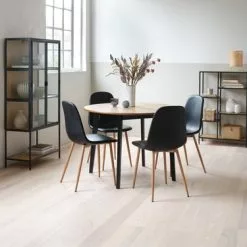 JYSK Internal Vitrinskåp TRAPPEDAL Ek/svart 43 JYSK Internal Vitrinskåp TRAPPEDAL Ek/svart -Sovrum Rea 165078 1