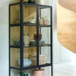 JYSK Internal Vitrinskåp TRAPPEDAL Ek/svart 67 JYSK Internal Vitrinskåp TRAPPEDAL Ek/svart -Sovrum Rea 166671