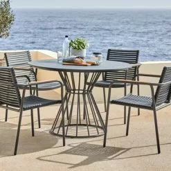 FAGERNES Ø110 Bord Grå + 4 NABE Stol Svart