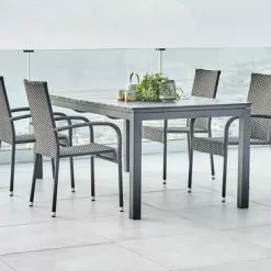 JUTLANDIA VATTRUP L206/319 Bord Svart + 4 GUDHJEM Stol Svart