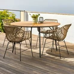 JUTLANDIA RANGSTRUP Ø130 Bord Natur/svart + 4 ILDERHUSE Stol Natur