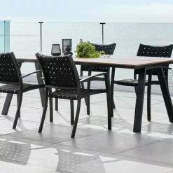 JUTLANDIA FAUSING L220 Bord Natur + 4 JEKSEN Stol Svart