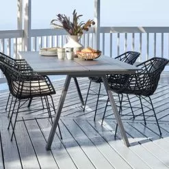 JUTLANDIA FAUSING L220 Bord Svart + 4 ILDERHUSE Stol Svart