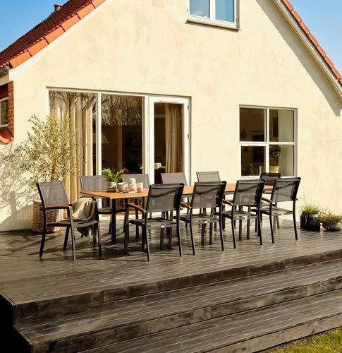 JUTLANDIA YTTRUP L210/300 Bord Hårdträ + 4 MADERNE Stapelstol Grå 9 JUTLANDIA YTTRUP L210/300 Bord Hårdträ + 4 MADERNE Stapelstol Grå - Bild 7