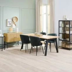 JYSK Internal Vitrinskåp TRAPPEDAL Ek/svart 53 JYSK Internal Vitrinskåp TRAPPEDAL Ek/svart -Sovrum Rea 186214 1