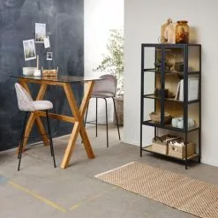 JYSK Internal Vitrinskåp TRAPPEDAL Ek/svart 61 JYSK Internal Vitrinskåp TRAPPEDAL Ek/svart -Sovrum Rea 188045