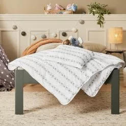 JYSK Täcke JUN 160g TRONFJELLET 115x130 -Sovrum Rea 198343