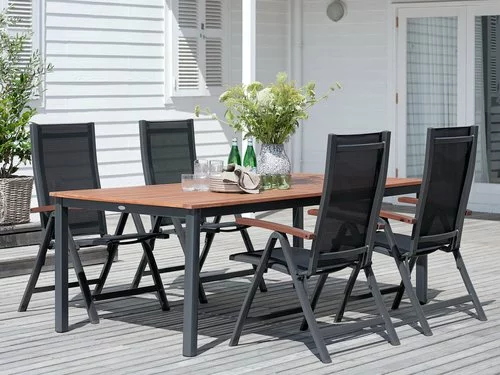 JUTLANDIA YTTRUP L210/300 Bord Hårdträ + 4 LIMHAMN Stol Grå 3 JUTLANDIA YTTRUP L210/300 Bord Hårdträ + 4 LIMHAMN Stol Grå