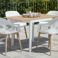 JUTLANDIA RAMTEN L75 Bord Hårdträ + 4 RAVNEBAKKE Stol Vit