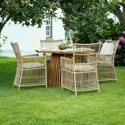 HOLTE Ø120 Bord Hårdträ + 4 FJELLERUP Stol Natur 7 HOLTE Ø120 Bord Hårdträ + 4 FJELLERUP Stol Natur -Sovrum Rea 201803