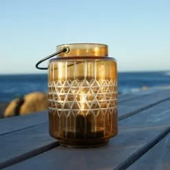 Batterilampa SOLSANDBIE Ø12xH17 Gul 9 Batterilampa SOLSANDBIE Ø12xH17 Gul -Sovrum Rea 203917