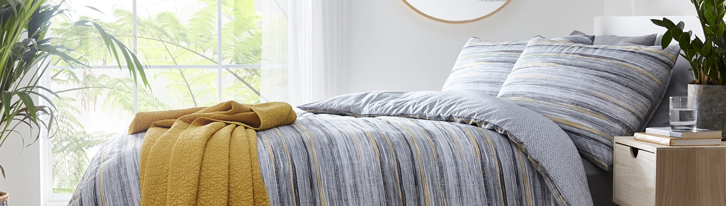 Framsida 2 Framsida -Sovrum Rea bed linen banner